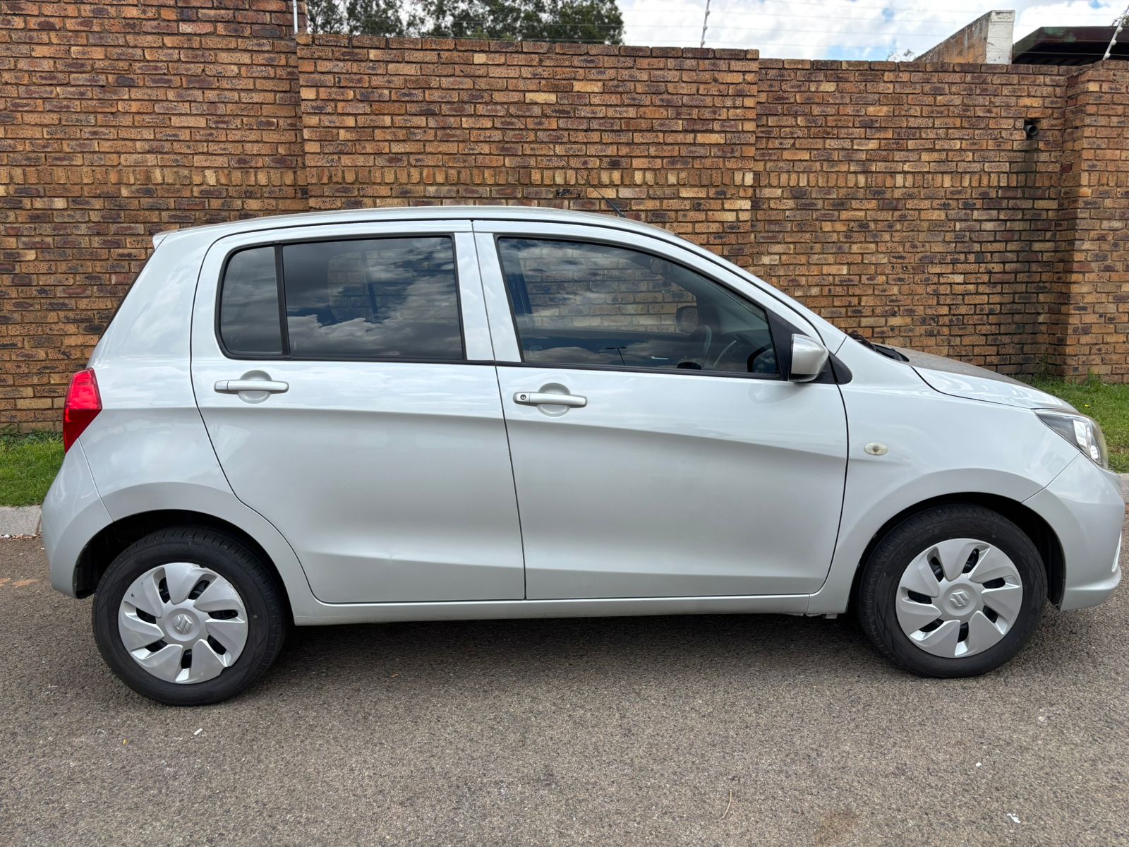 2017 Suzuki Calerio 1.0L GL