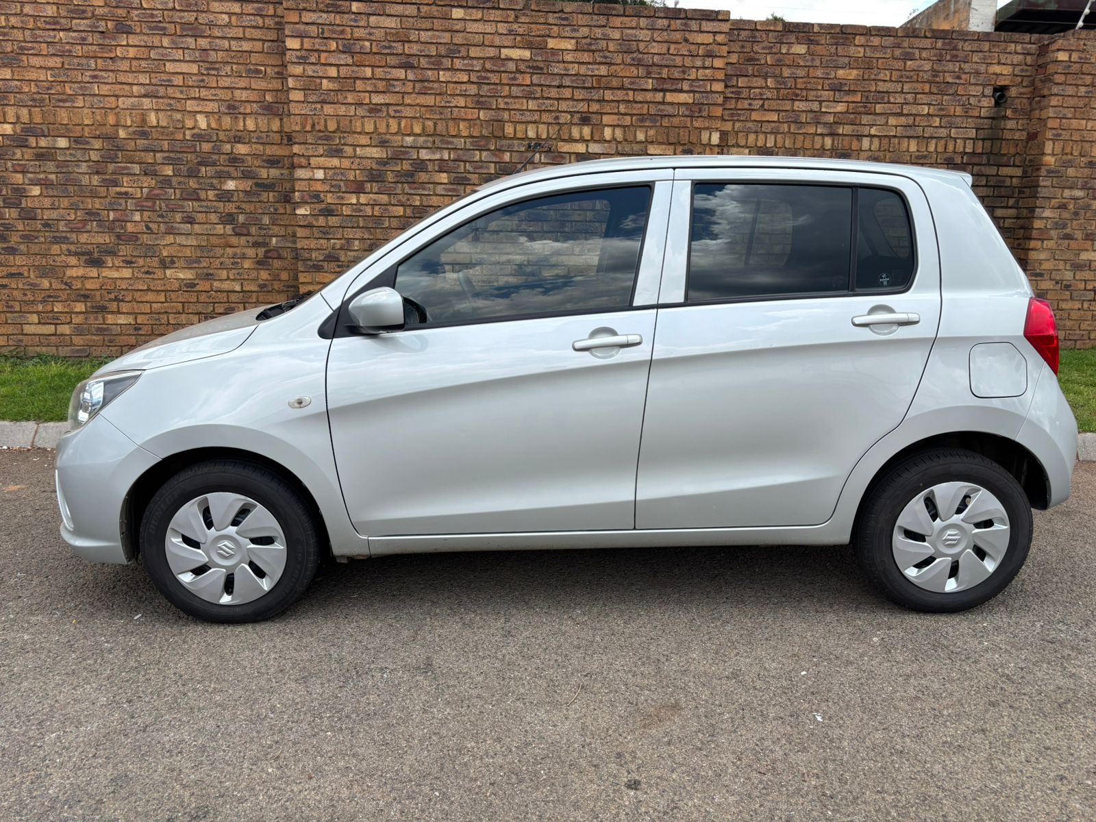 2017 Suzuki Calerio 1.0L GL