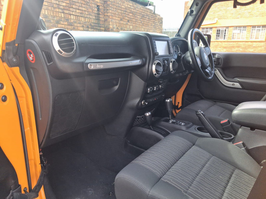 2012 Jeep Wrangler 3.6L V6 Unlimited Sahara 4x4