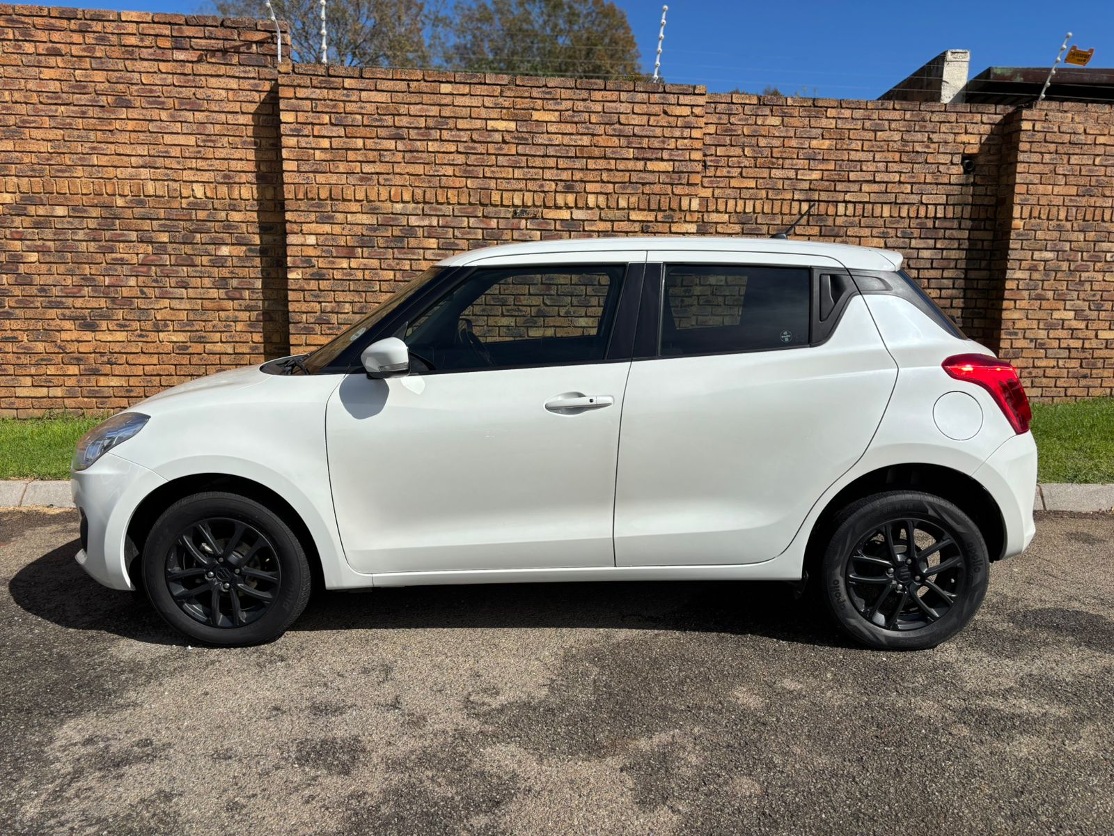 2021 Suzuki Swift GLX AMT